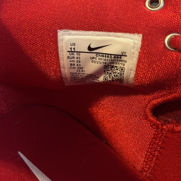 Red Nike High top shoes - Picture 5 of 5